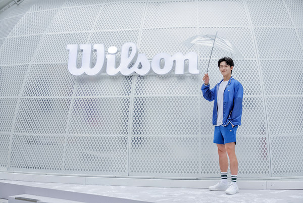 在首映日以 在首映日以